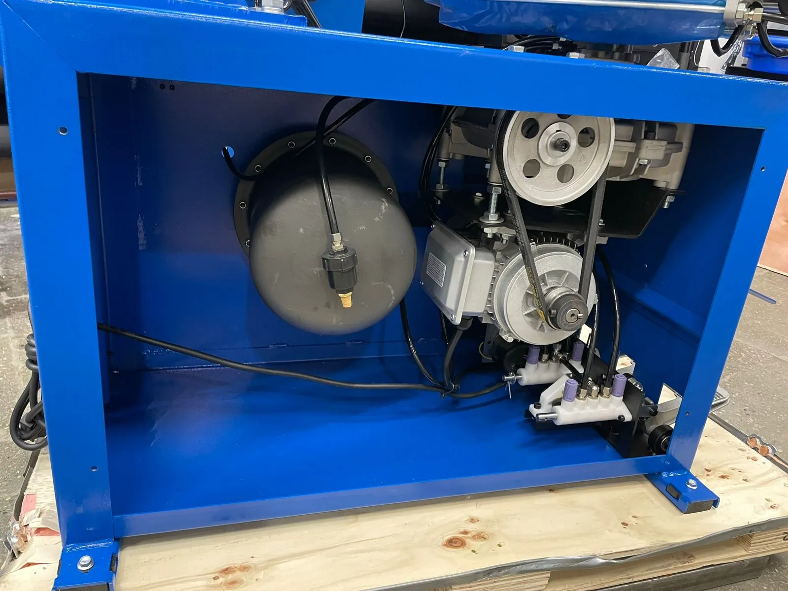 Полуавтоматический шиномонтажный стенд TEMP TC953